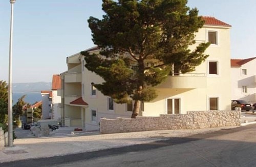 Bol Apartment | One bedroom apartment with balcony and sea view Bol, Brač (A-23375-a)