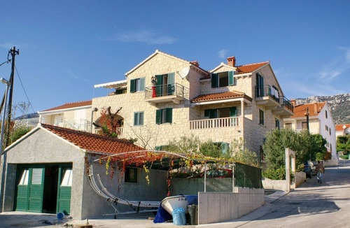 Bol Apartment | One bedroom apartment with terrace and sea view Bol, Brač (A-2926-a)
