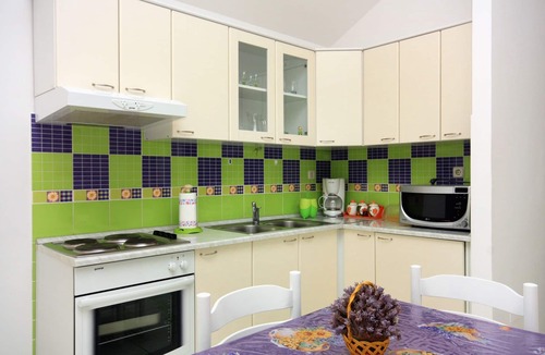 Bol Apartment | One bedroom apartment with terrace and sea view Bol, Brač (A-5642-a)