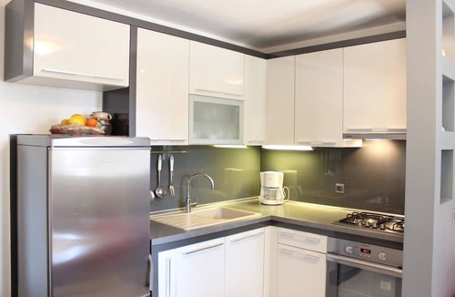 Bol Apartment | One bedroom apartment with terrace Bol, Brač (A-14124-a)