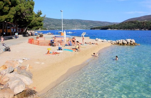 Cres Apartment | One bedroom apartment with terrace Cres (A-7984-a)