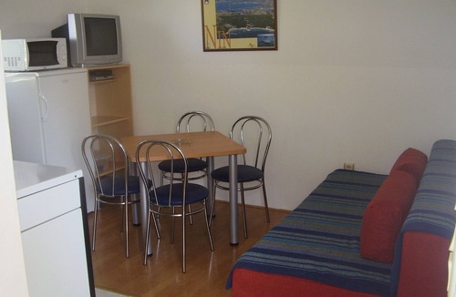 Nin Apartment | One bedroom apartment with terrace Nin, Zadar (A-15861-b)