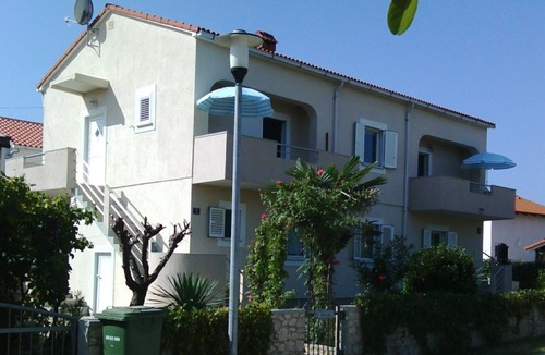 Nin Apartment | One bedroom apartment with terrace Nin, Zadar (A-15861-b)