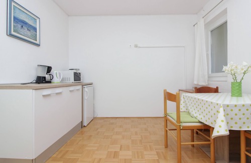 Nin Apartment | One bedroom apartment with terrace and sea view Nin, Zadar (A-5805-b)