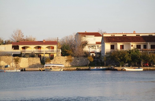 Nin Apartment | One bedroom apartment with terrace and sea view Nin, Zadar (A-5805-b)