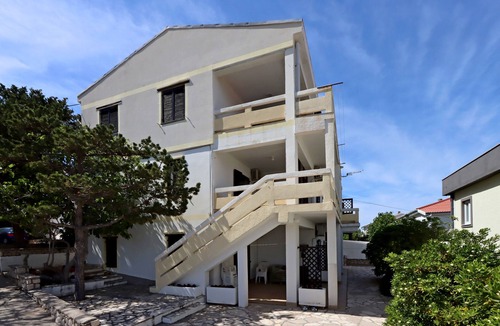 Pag Apartment | One bedroom apartment with balcony and sea view Pag (A-18325-c)
