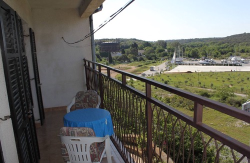 Vintijan Apartment | One bedroom apartment with balcony and sea view Pula (A-7681-a)