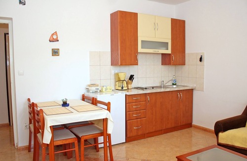 Rab Apartment | One bedroom apartment with terrace Banjol, Rab (A-5007-a)