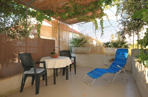 Rukavac Apartment | One bedroom apartment with terrace Rukavac, Vis (A-8897-b)