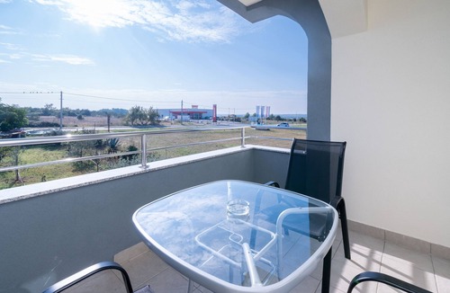 Vrsi Apartment | One bedroom apartment with terrace Vrsi, Zadar (A-15944-b)