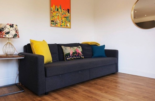 Ealing Common Apartment | One Bedroom Apt with Balcony in Ealing Common