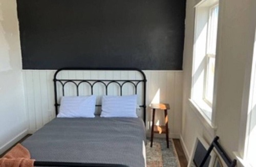 Victor Cabin | One Bedroom cabin-Walk to river