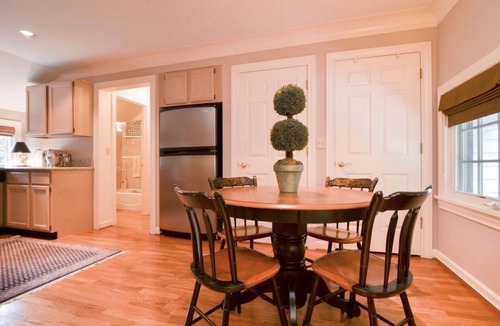 Broadview House | One Bedroom Carriage House