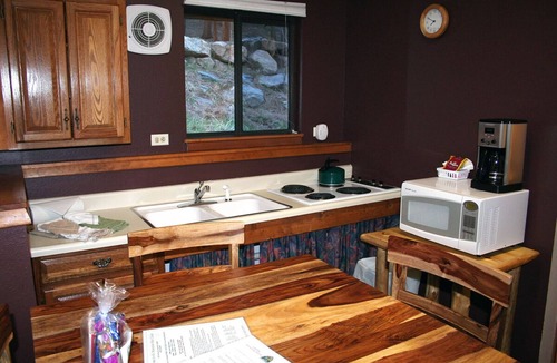 Estes Park Ski Chalet | One bedroom Chalet with Personal Hot Tub