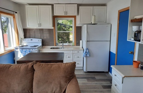 North Bay Cottage | One bedroom, close to everything. trout lake north bay