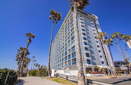North Pacific Beach Condo | ONE BEDROOM CONDOMINIUM FULL BEACH AND OCEAN VIEW