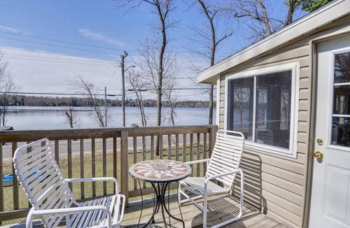 Muskoka Lakes Cottage | One Bedroom Cottage W/Loft By The Moon River