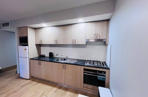 Hamilton Apartment | One Bedroom Deluxe Spa Apartment