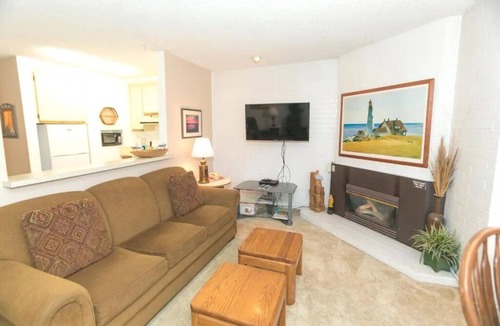 Ocean Shores Apartment | One Bedroom Deluxe Unit-Room 101