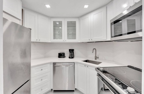 Galt Mile Apartment | One Bedroom direct ocean front suite