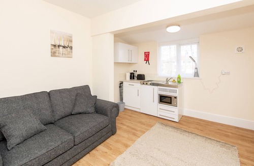 Southampton Apartment | One Bedroom Flat for Contractors, Nurses & Couples