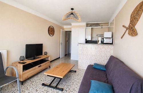 La Jetee Apartment | One Bedroom apartement with sea and marina view