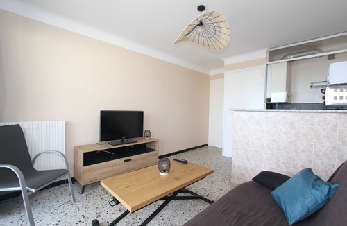 La Jetee Apartment | One Bedroom apartement with sea and marina view