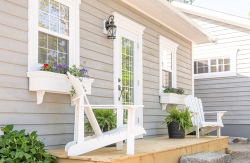 Mahone Bay Cottage | One bedroom fully equipped Mahone Bay luxury cottage