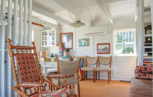 Grønninghoved Strand House | One-Bedroom Holiday Home In Sjolund
