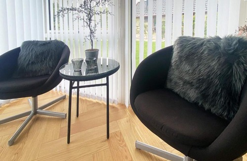 Falen House | One-Bedroom Holiday home in Hemmet 1