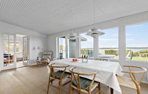 Olsted House | One-Bedroom Holiday Home Ølsted With Sea View 09