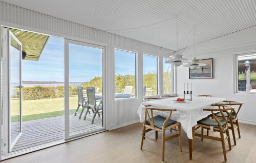 Olsted House | One-Bedroom Holiday Home Ølsted With Sea View 09