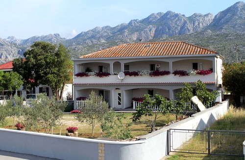 Seline Apartment | One bedroom apartment with terrace Seline, Paklenica (A-6603-b)