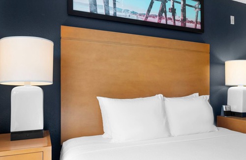 Gateway Apartment | One Bedroom King Suite - Domain Area with a Pool