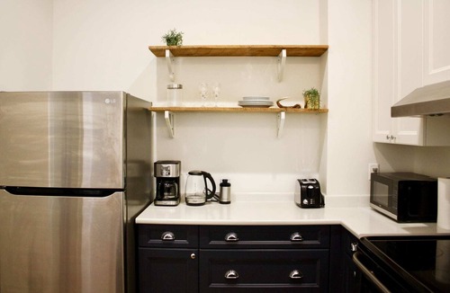 Brandon Apartment | One Bedroom Lux Loft Apartment