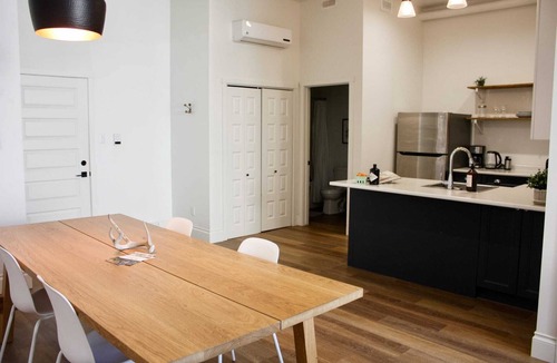 Brandon Apartment | One Bedroom Lux Loft Apartment