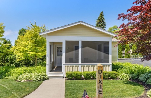 Saugatuck Cottage | One Bedroom Luxury Cottage at Downtown Saugatuck Resort
