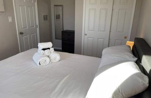 University Heights Apartment | One Bedroom - Near UNM, Nob Hill and downtown