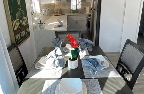 West Los Angeles Apartment | One bedroom new remodel furnished to tens! Pure luxury, professionally decorated