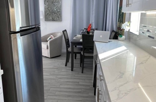 West Los Angeles Apartment | One bedroom new remodel furnished to tens! Pure luxury, professionally decorated
