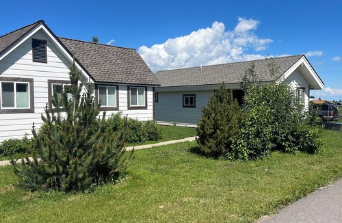 Victor Cottage | One bedroom one bath, Great location downtown close to everything.