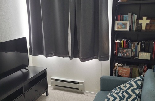 Bothell House | One Bedroom One Den Townhome