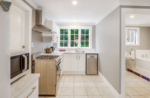 Parnell Apartment | One-bedroom Parnell Charmer