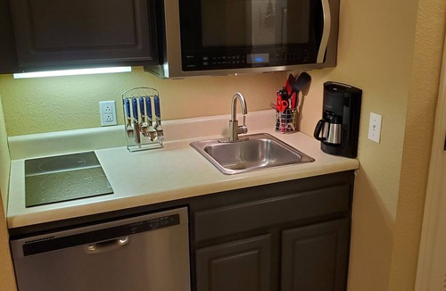 Branson West Condo | One bedroom resort condo