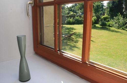 Chicheboville House | One bedroom semi detached house with garden for 2 guests.