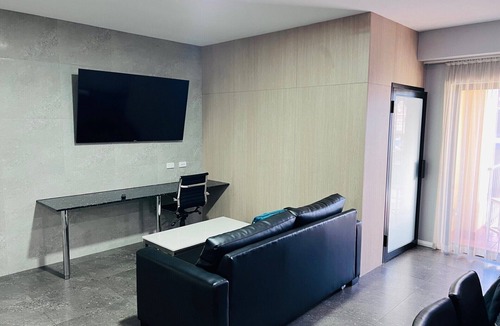 Hamilton Apartment | One Bedroom Spa Apartment