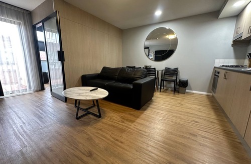 Hamilton Apartment | One Bedroom Spa Apartment