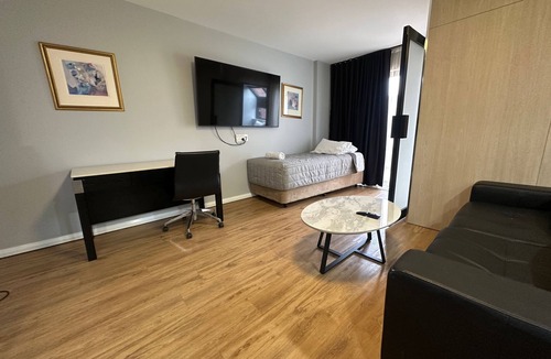 Hamilton Apartment | One Bedroom Spa Apartment