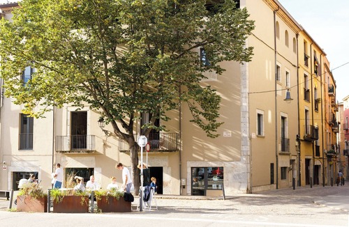 Old Town Apartment | One-Bedroom, spacious and fully equipped apartment with natural light.