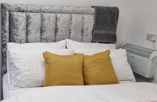 Luton Apartment | One Bedroom Studio nice clean and comfortable.